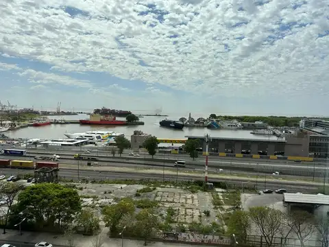 Oficina 10 ambientes con 6 baños