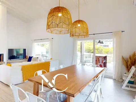 Casa 5 ambientes con 3 baños