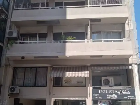 2 Ambientes Al Frente - Marcel T. de Alvear Al 900 - Plaza San Martin.