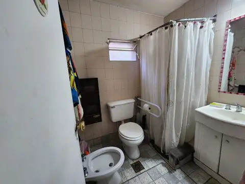 Casa multifuncional a metros de rotonda Ñireco