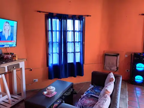 Casa 4 ambientes con 1 baño