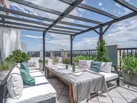 Piso alto con terraza, MUY LUMINOSO con vistas panorámicas - 360º - excelente ubicación y cochera