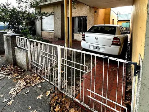 Depto Tipo Casa en Venta 50 años