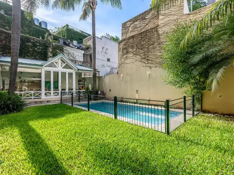 Casa en Venta con 2 cocheras