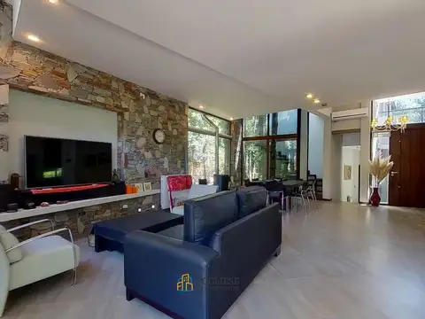 Exclusiva Casa de 5 ambientes + Departamento en Venta Mar de las Pampas