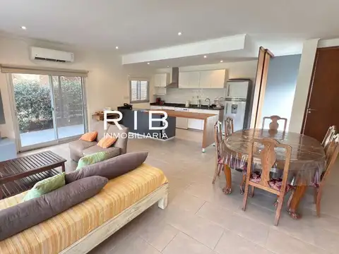 Casa en Venta con 4 cocheras