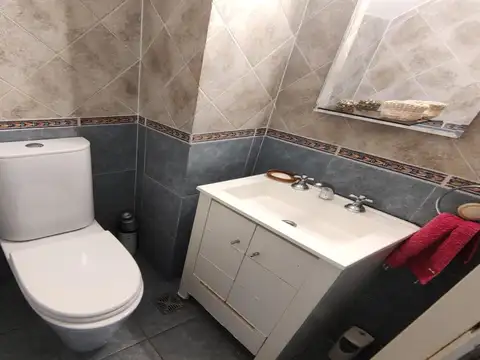 Casa 5 ambientes con 3 baños