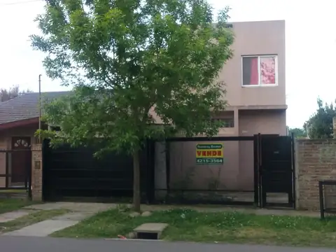 Hermosa casa en VENTA . APTA CREDITO