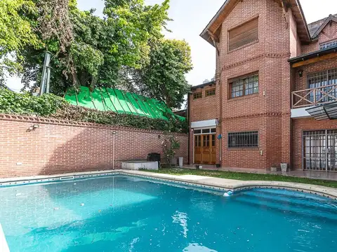 Venta Casa 5 ambientes con pileta, Ramos Mejia