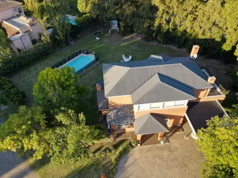 Casa 7 ambientes con 3 baños