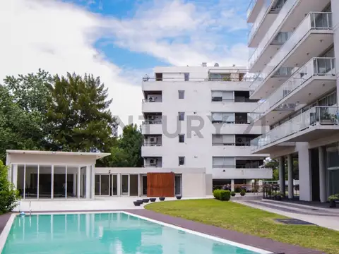 Venta departamento tres dormitorios en Fisherton View con cochera