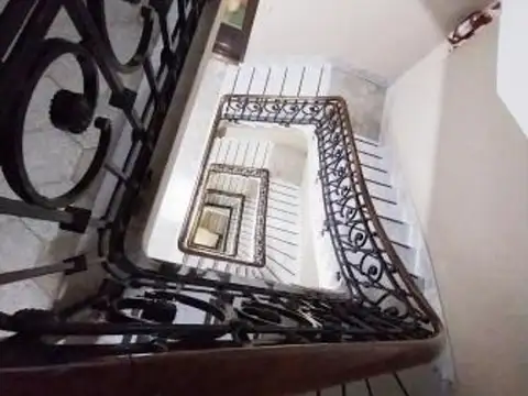 Hipolito Yrigoyen 800, Piso 5