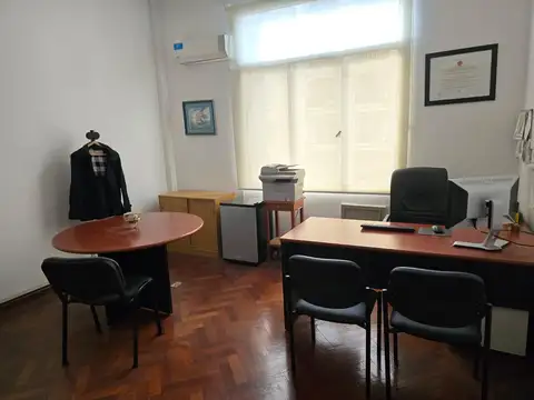 Av. Presidente Roque Saenz Peña al 800