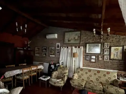 Casa 6 ambientes con 4 baños