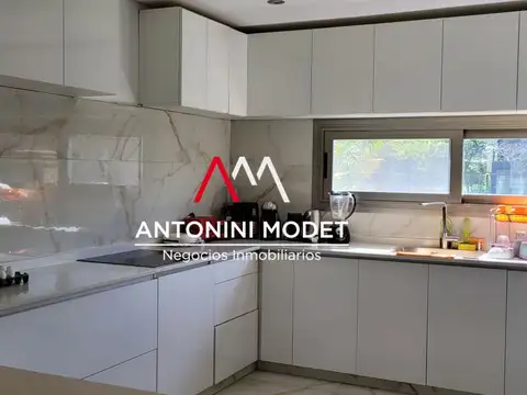 Casa 4 ambientes con 4 baños