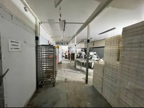 VENTA GALPON EN AVELLANEDA 1900 M2 TOTALES