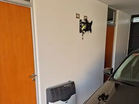 Casa 9 ambientes con 2 baños