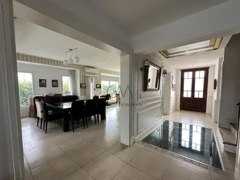 Casa 7 ambientes con 4 baños