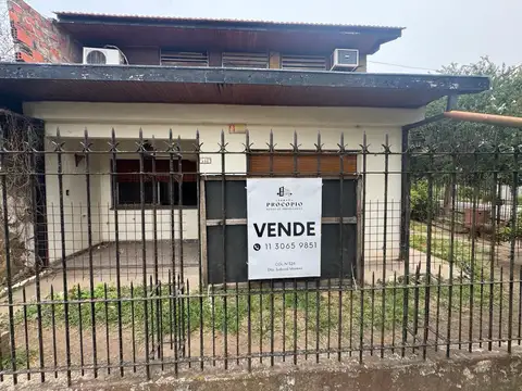 Casa en dos plantas  en venta en Francisco Alvarez