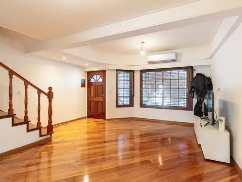 Casa Dúplex  en Venta en Naon, Mataderos, Capital Federal