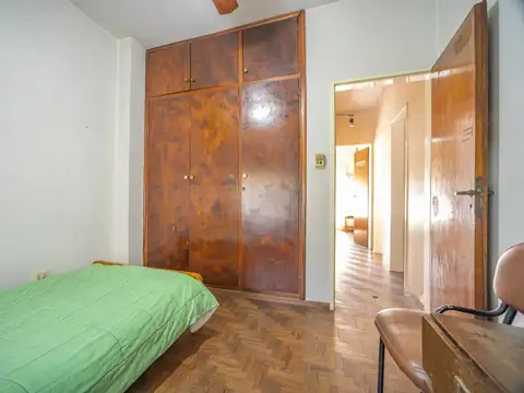 CASA EN VENTA EN LONGCHAMPS CON LOCAL COMERCIAL