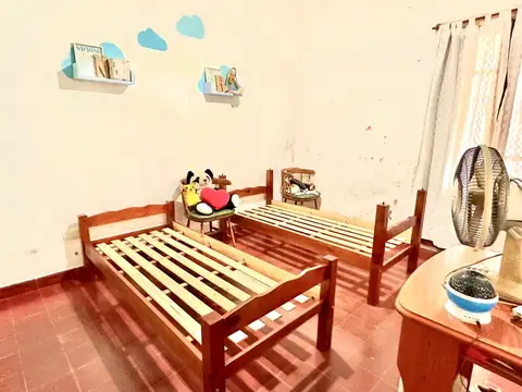 Casa 6 ambientes con 2 baños