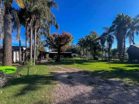 Importante Quinta en Esquina sobre Ex Ruta 8 y Bog