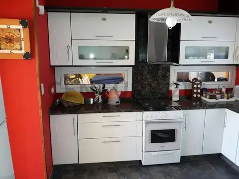 Casa en Venta con 3 cocheras
