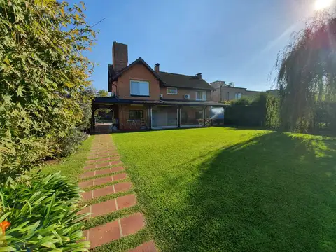 Casa en Alquiler de 3 dormitorios