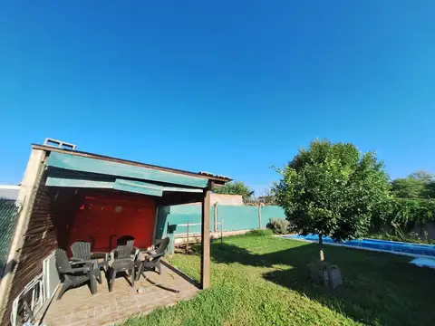 Casa en Venta con 2 cocheras