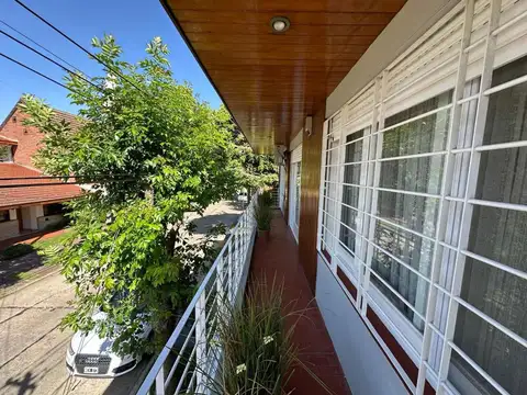 Depto Tipo Casa en Venta de 4 ambientes