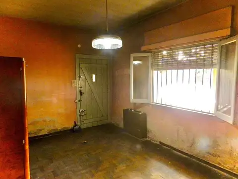 Casa 4 ambientes con 1 baño