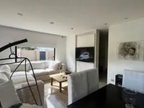 Hermosa casa en venta en Loma Verde! excelente zona y entorno!