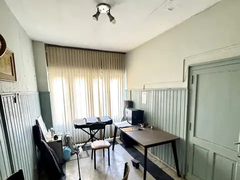 Venta Casa al frente con cochera, terraza exclusiva
