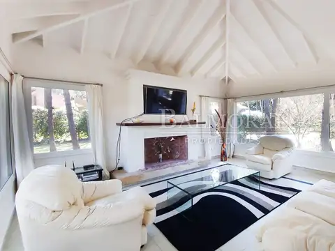 Casa en Alquiler Temporal en Pinamar, USD 0