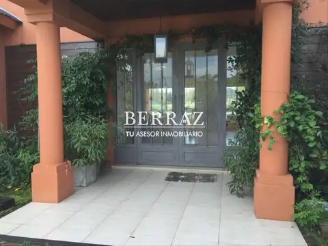 Casa 6 ambientes con 2 baños