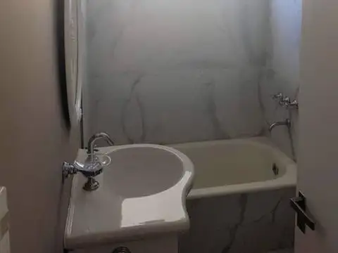 Alquiler 2 Ambientes Amplio y Muy Luminoso con Lavadero