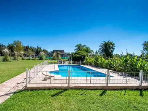 Venta Casa 5 Dormitorios con Pileta en Puerto Roldan