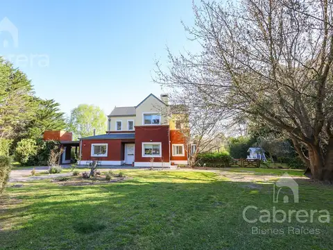 Venta Casa 3 Dormitorios en Barrio Campos de Roca I