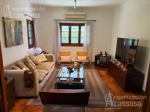Casa en Venta con 4 cocheras