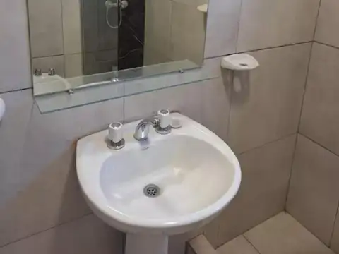 Cordillera Del Viento e/ Laguna Las Corinas y Pradera del Puma