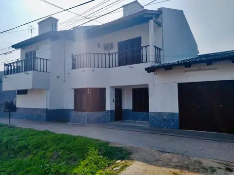 Casa en venta de 2 pisos, Barrio Carmen Luisa RQTA