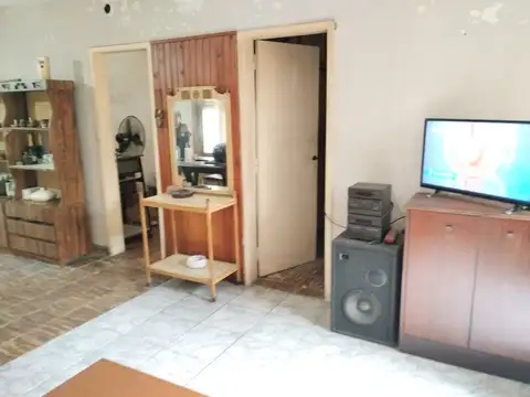 Casa 3 ambientes con 1 baño