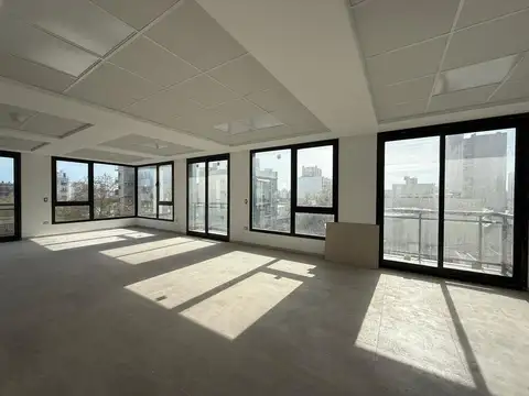 Excelente piso de oficina en alquiler