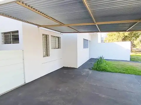 Casa 5 ambientes con 1 baño