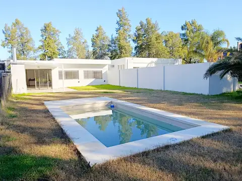 VENTA CASA 3 DORMITORIOS - JARDIN - J B JUSTO 9300