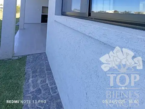 Casa 7 ambientes con 4 baños