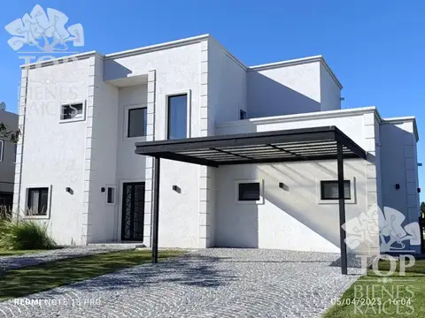 Hermosa casa al lago