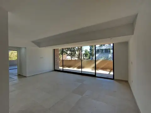 José León Suárez 1700