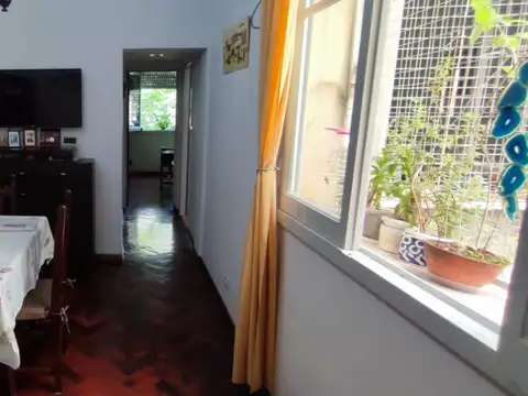 Av. Independencia 3800, Piso 1